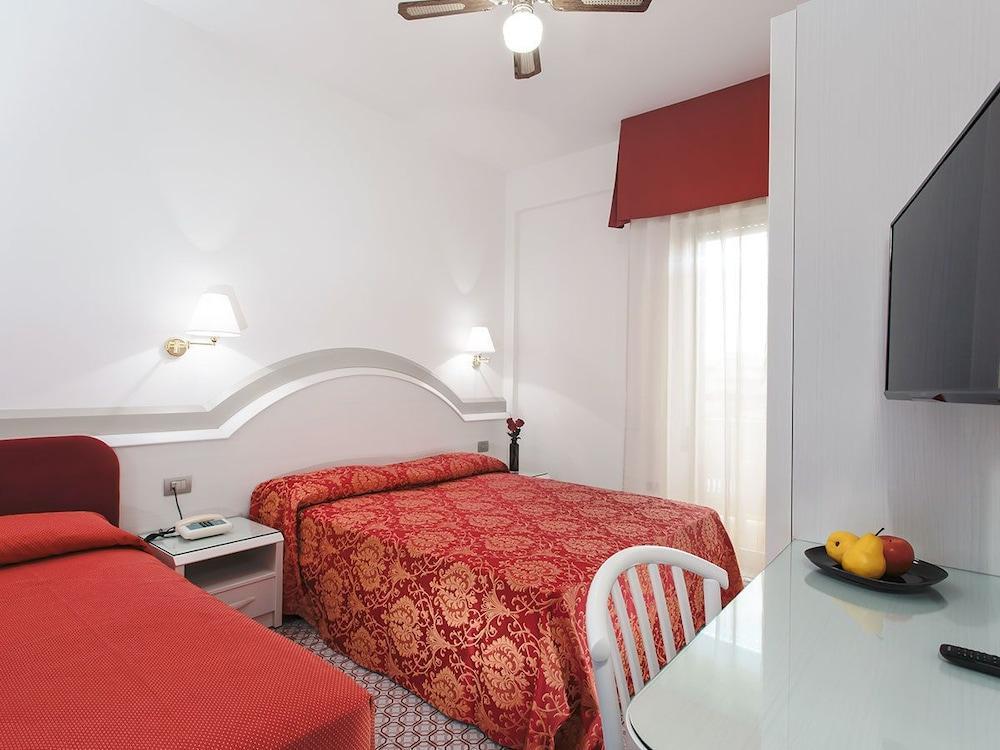 Hotel Caravelle Cesenatico Eksteriør billede