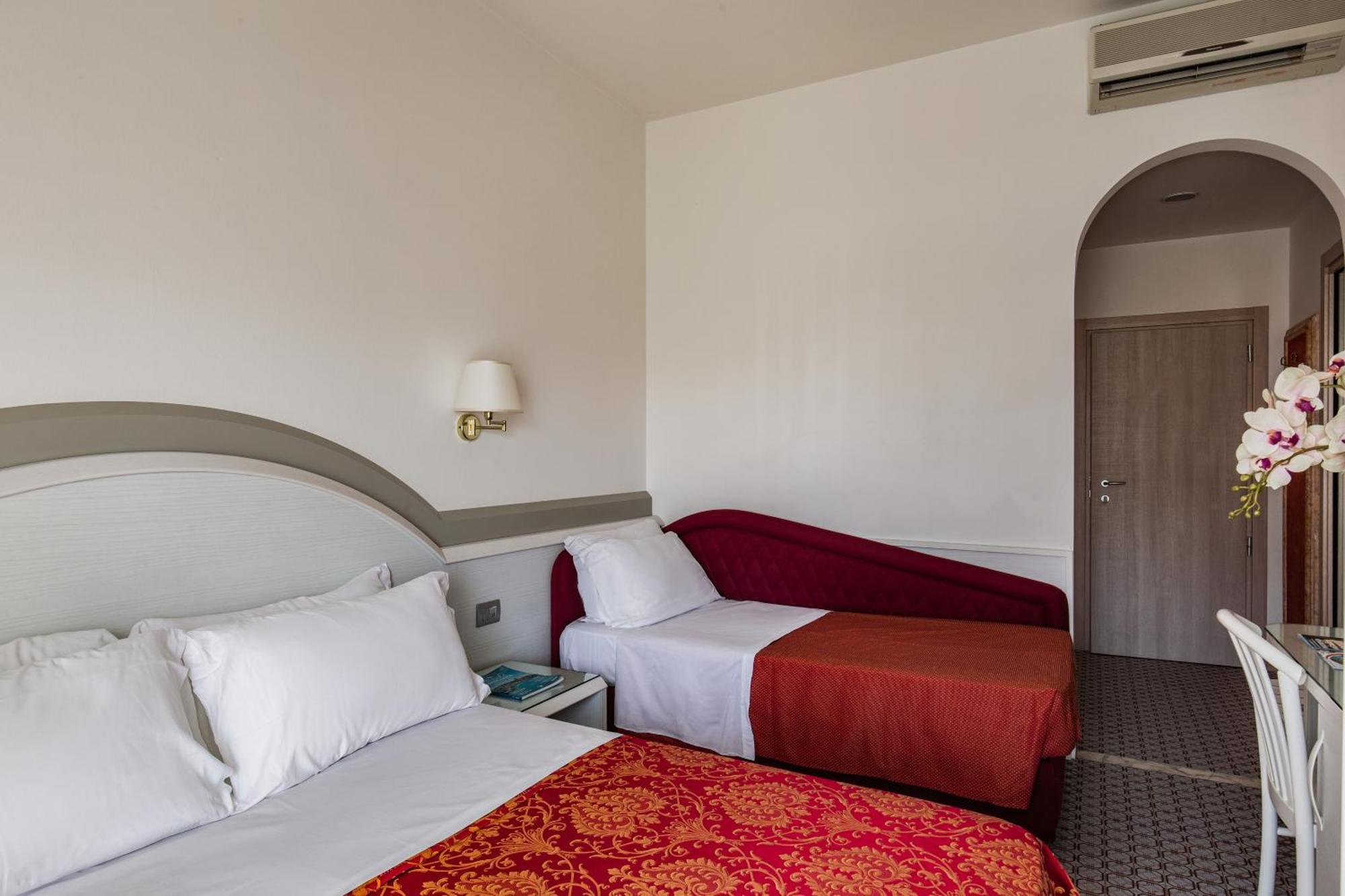 Hotel Caravelle Cesenatico Eksteriør billede